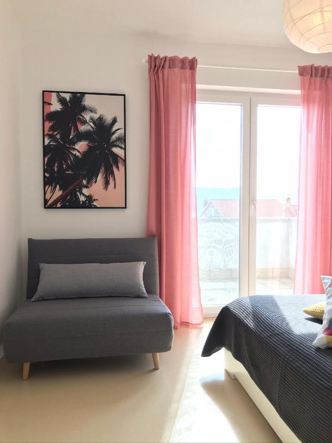 Apartments Renata Pinezići المظهر الخارجي الصورة
