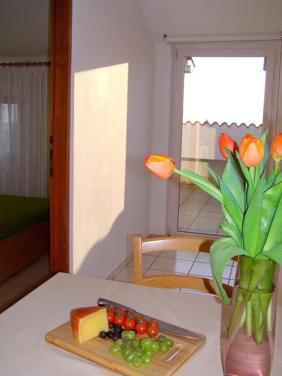 Apartments Renata Pinezići الغرفة الصورة