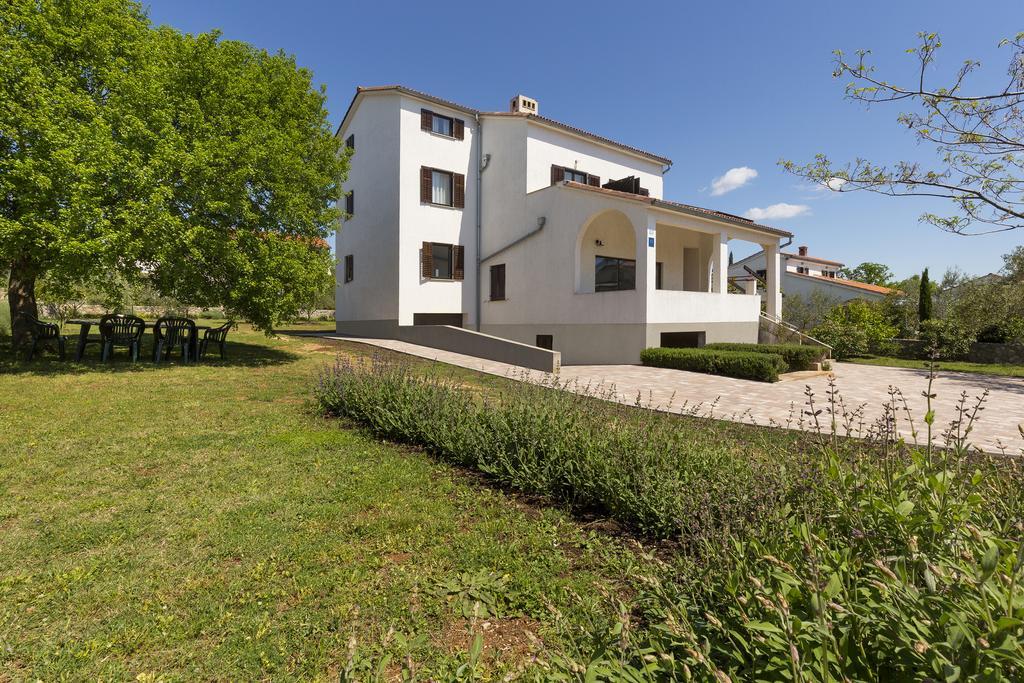 Apartments Renata Pinezići المظهر الخارجي الصورة