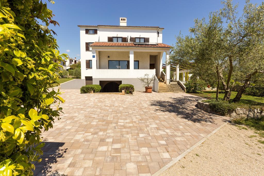 Apartments Renata Pinezići المظهر الخارجي الصورة