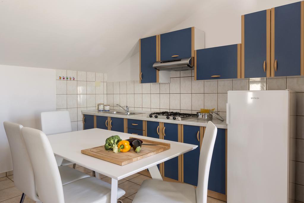 Apartments Renata Pinezići المظهر الخارجي الصورة