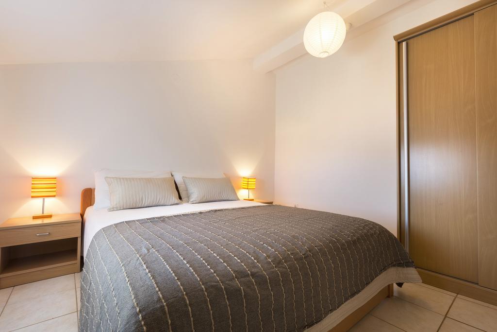 Apartments Renata Pinezići المظهر الخارجي الصورة