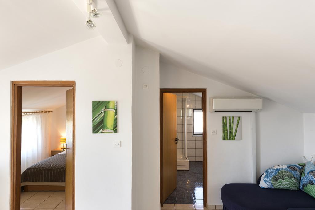 Apartments Renata Pinezići المظهر الخارجي الصورة