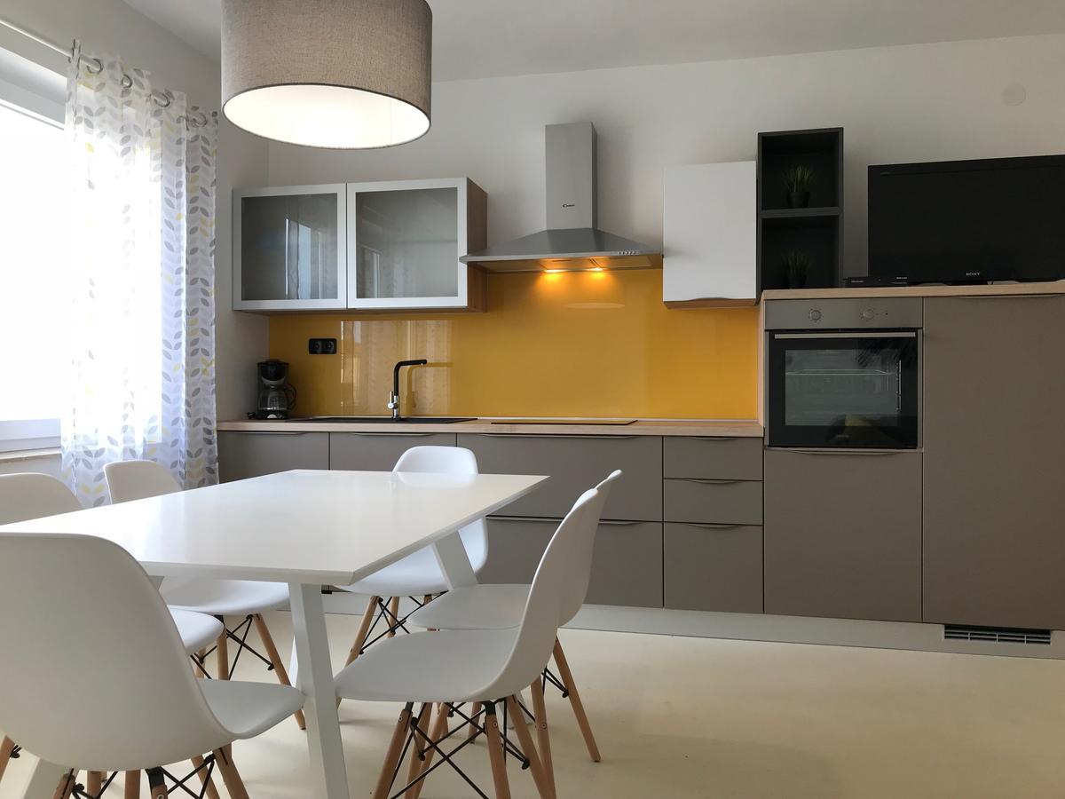 Apartments Renata Pinezići المظهر الخارجي الصورة